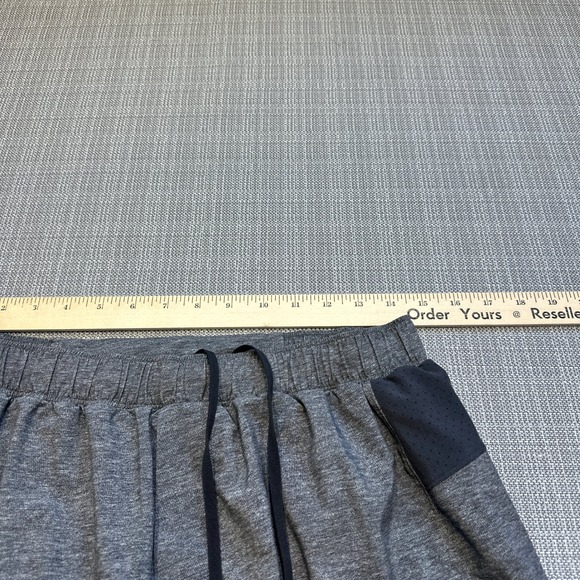 Lululemon Mens Lined Athletic Training Shorts Gray Large Drawstring Elastic - Picture 6 of 9
